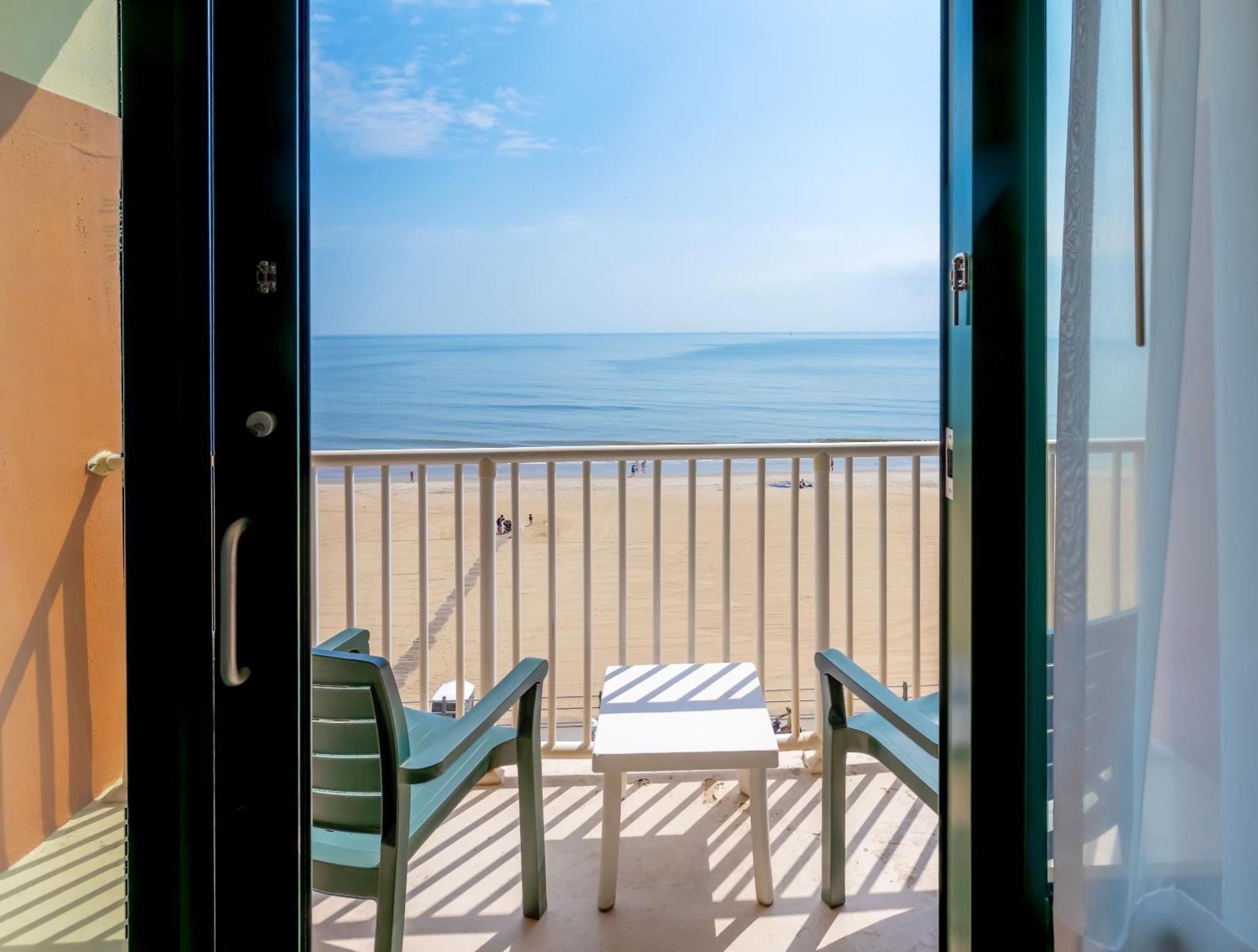 Holiday Inn & Suites Virginia Beach - North Beach By Ihg Buitenkant foto