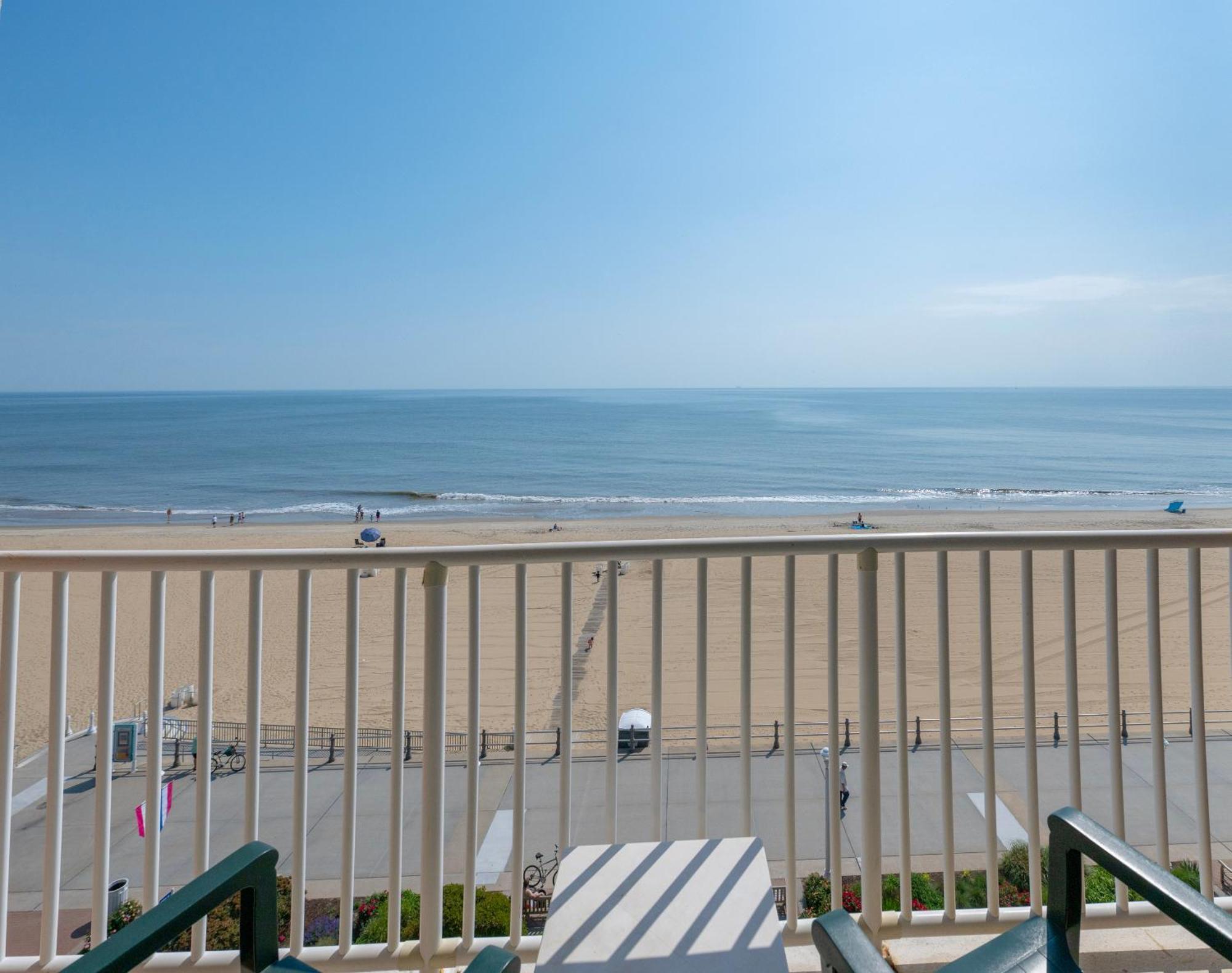 Holiday Inn & Suites Virginia Beach - North Beach By Ihg Buitenkant foto